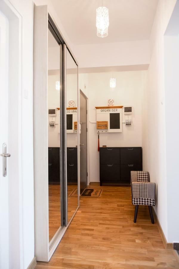 Central Luxury Flat With Terrace - Adela Accommodation - Ideal For Long Stays Бухарест Экстерьер фото