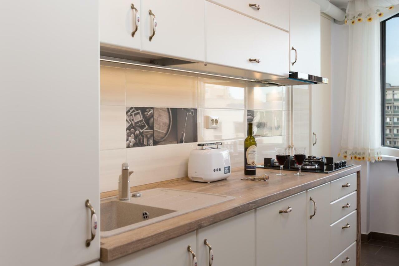 Central Luxury Flat With Terrace - Adela Accommodation - Ideal For Long Stays Бухарест Экстерьер фото