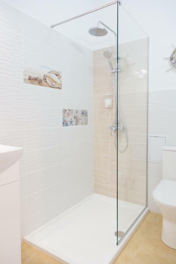 Central Luxury Flat With Terrace - Adela Accommodation - Ideal For Long Stays Бухарест Экстерьер фото
