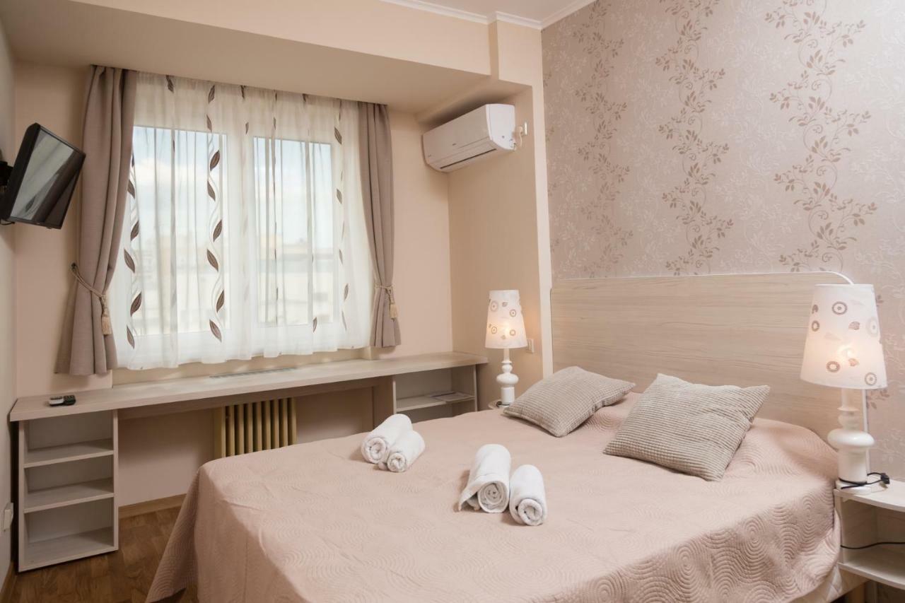 Central Luxury Flat With Terrace - Adela Accommodation - Ideal For Long Stays Бухарест Экстерьер фото